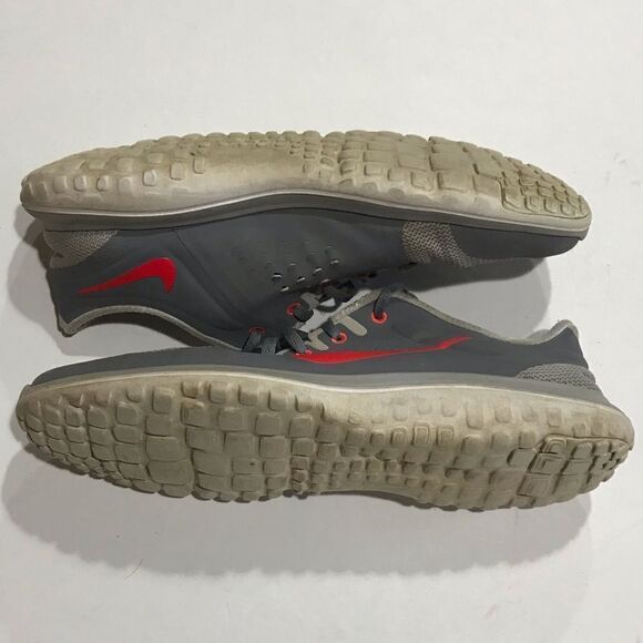 Nike Grey and Hot Pink Athletic Shoes - Picture 2 of 11